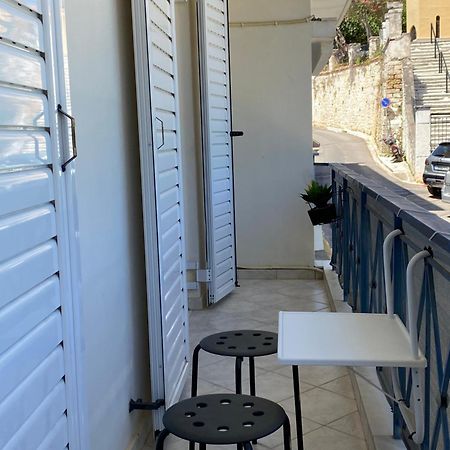 Irinis Apartment In Kalamata Luaran gambar